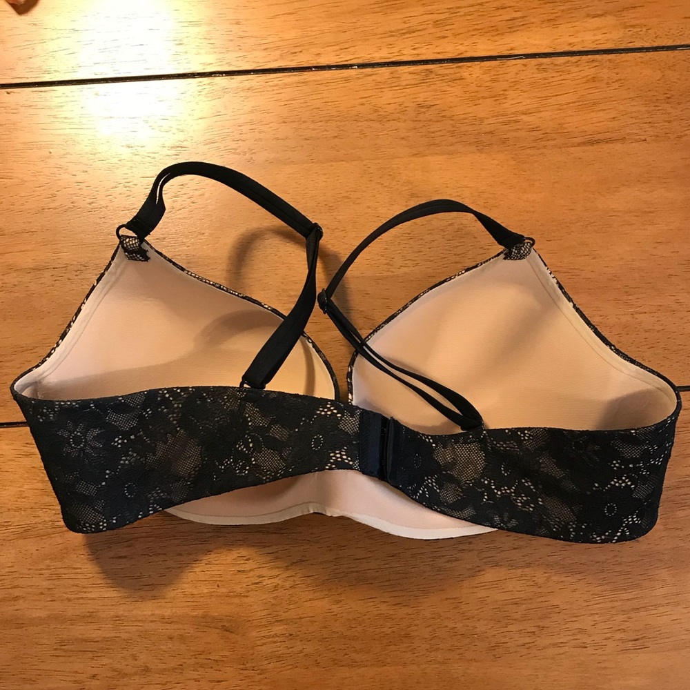 Victoria’s Secret Angels Secret Embrace Bra - Picture 2 of 5